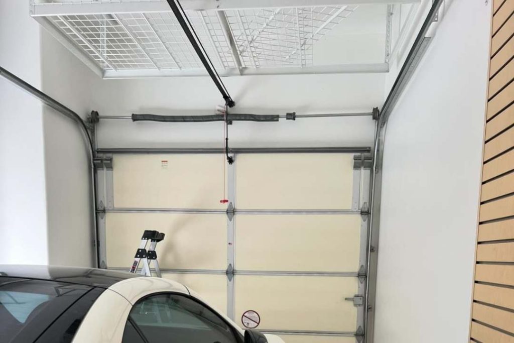 Offering Comprehensive Garage Door Repair Services in Phoenix, AZ