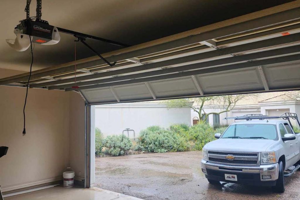 Top-Rated Residential Garage Door Services in Phoenix, Arizona for Your Home